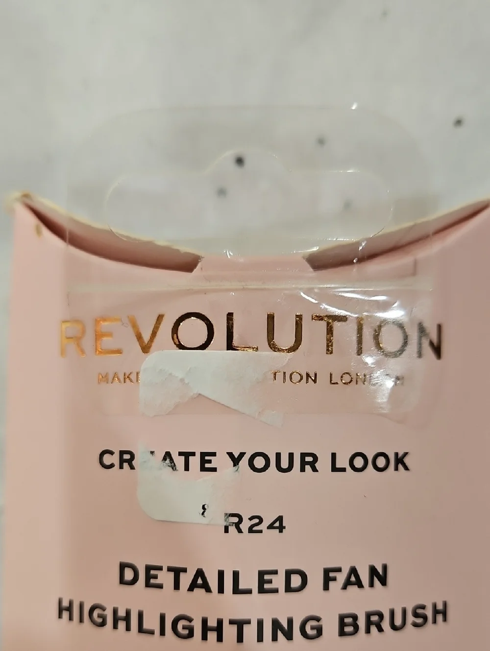NWT Revolution Pink & Rose Gold Fan Highlighting Brush R24